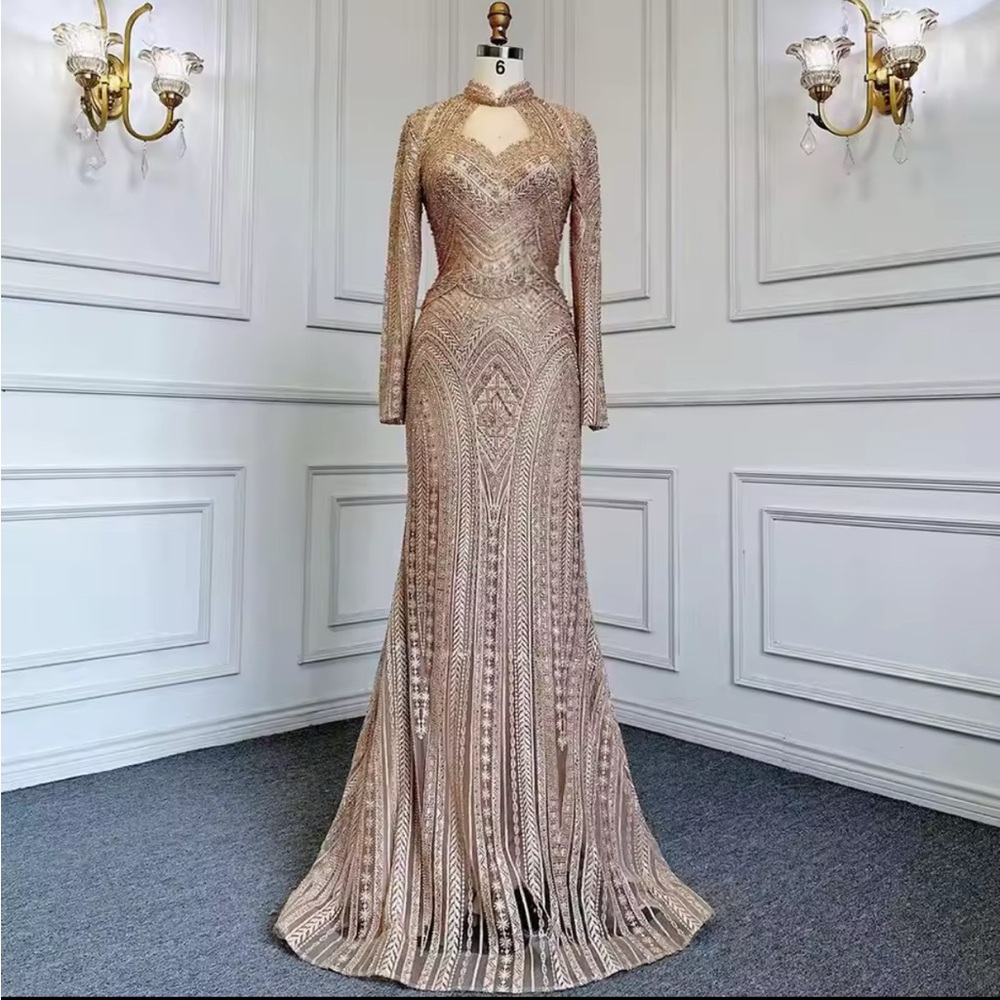 SERENE HILL Elegant Gold Evening Gown